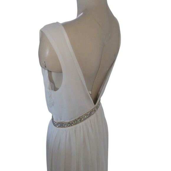 White Sleeveless Deep V-Neck Gown With Gold Glitter Waistband & Pleated Skirt Sm - Picture 5 of 9